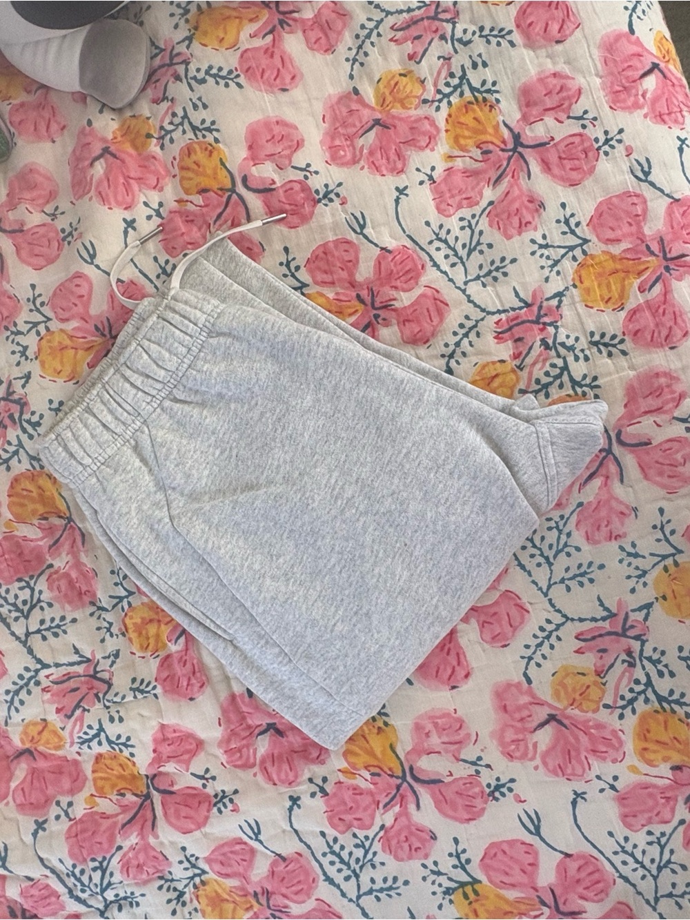 lululemon athletica Heather Gray Elastic Waist Sweatshorts